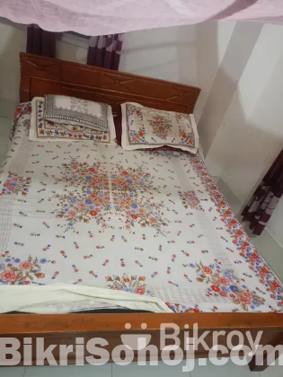 পুরাতন কাঠের মালামাল